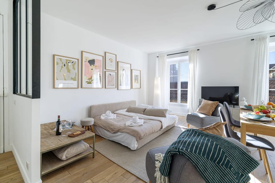 MY CASA - BONAPARTE 42 - 1 bedroom near Port and Place Garibaldi Apartment in Nice