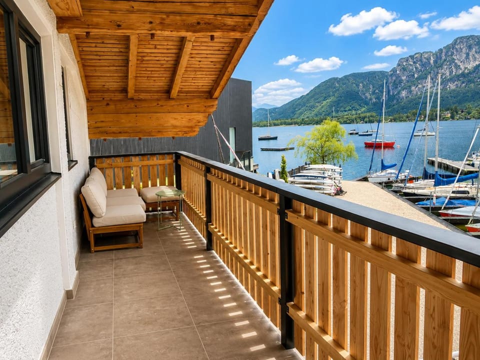 Balcony/Terrace, Seating area, Lake view