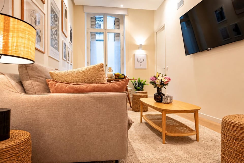 Superb flat in Champs Elysées Apartment in Paris