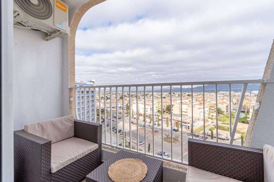 View (from property/room), Balcony/Terrace, Sea view
