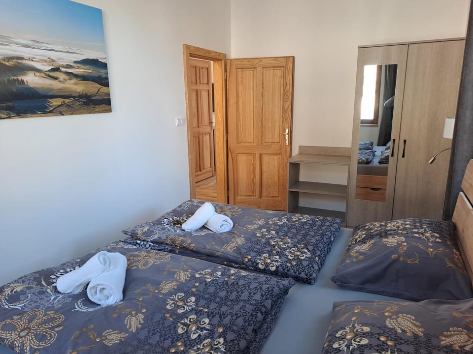Bed, Bedroom, wardrobe
