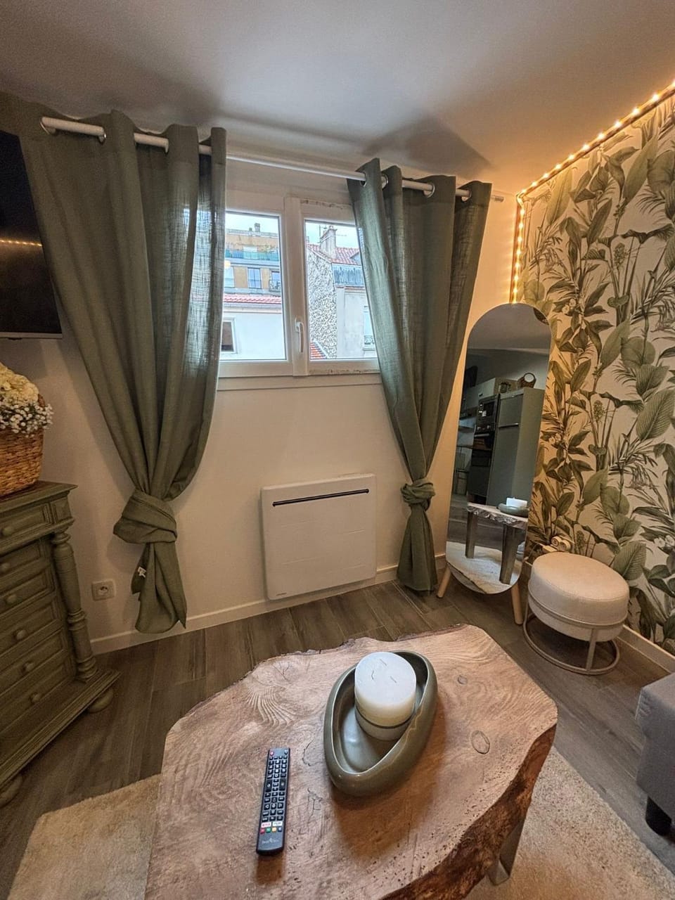 GRAND STUDIO 4PERSONNES, Pantin Apartment in Pantin