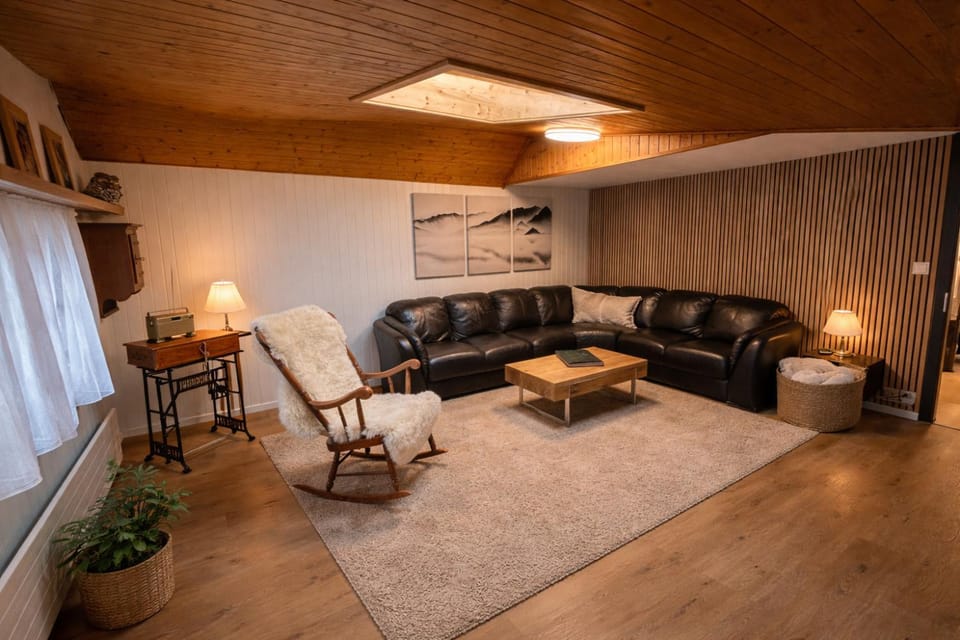 Living room, Evening entertainment, Entertainment