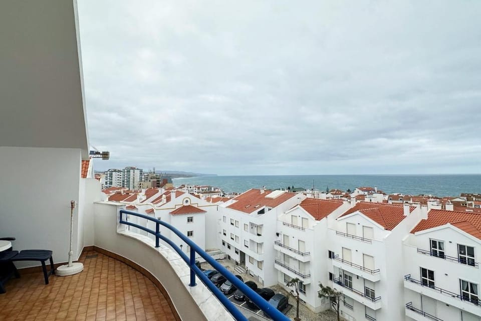 Sea view apartment - 400 meters from the beach Apartment in Ericeira