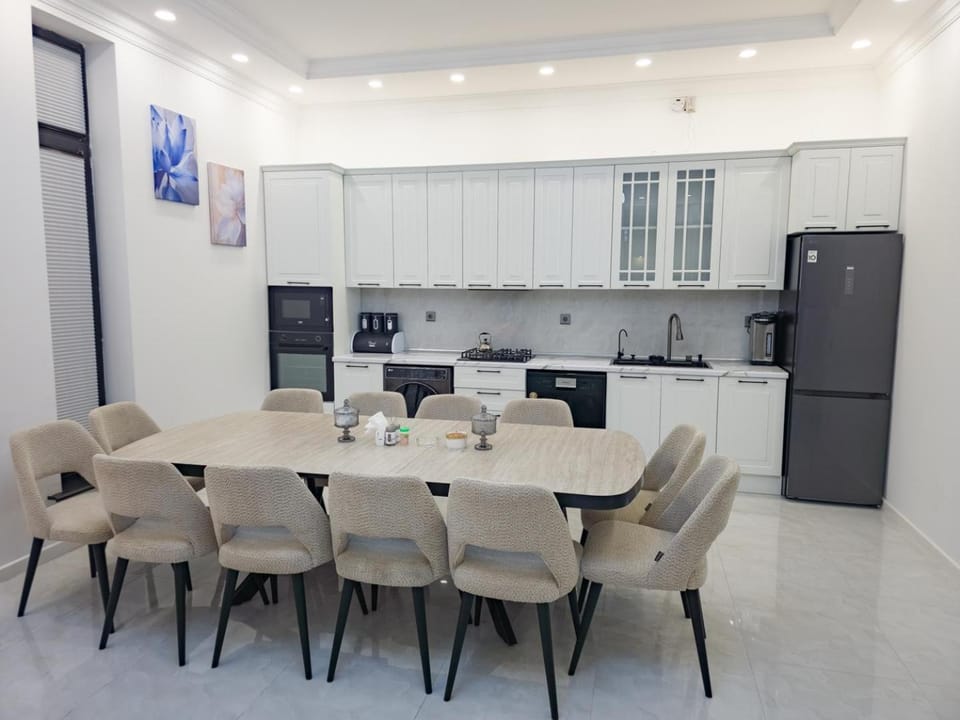 Kitchen or kitchenette, Kitchen or kitchenette, Living room