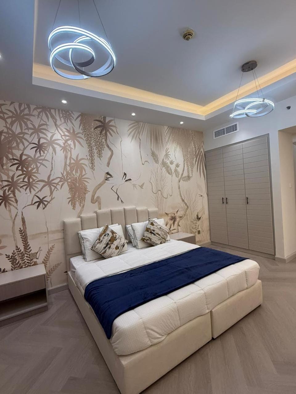 Bed, Living room, Photo of the whole room, Seating area, Bedroom, wardrobe