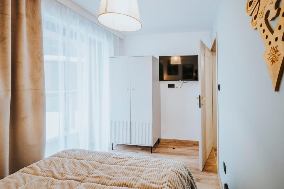 Bedroom, wardrobe