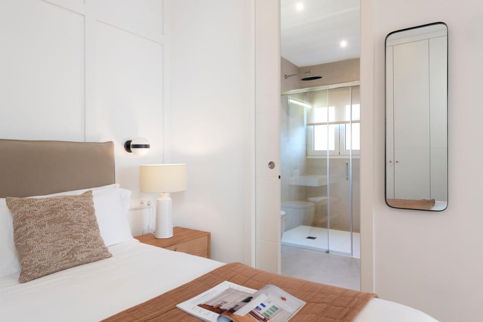 Shower, Bed, Bathroom, Photo of the whole room, Bedroom