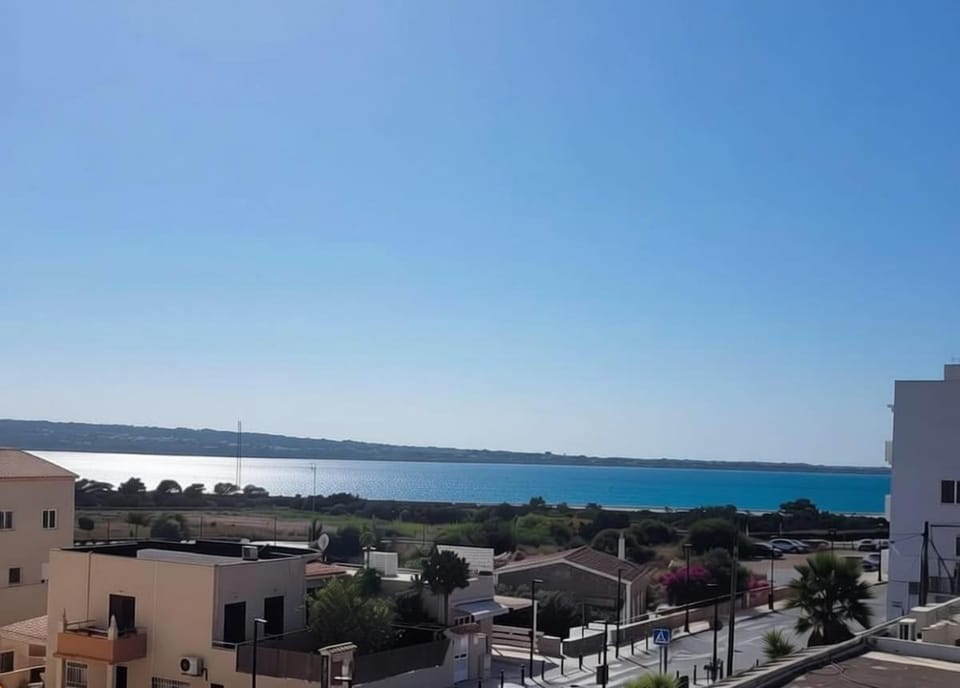 Estudio céntrico con vistas al lago Apartment in Es Pujols