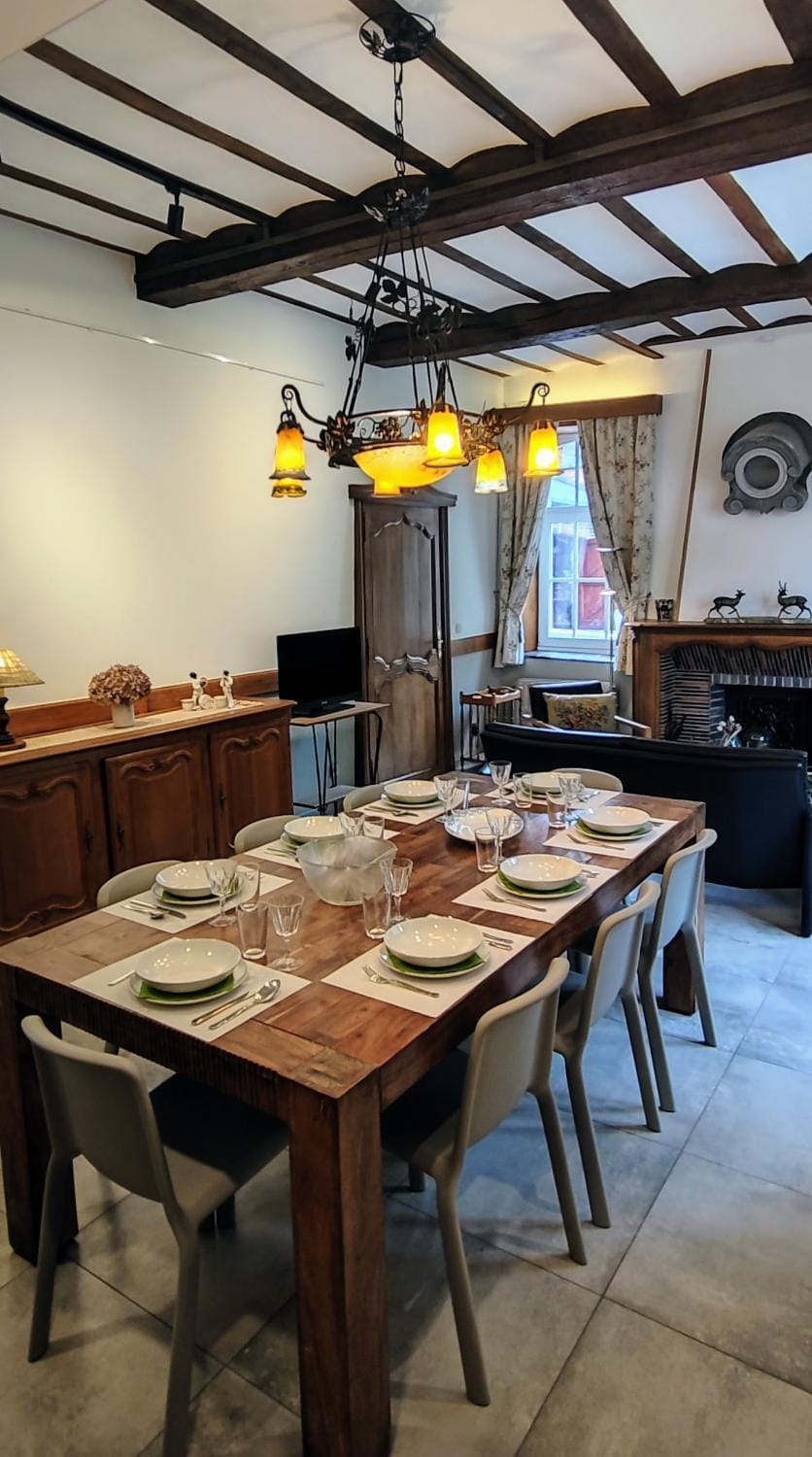 Living room, Dining area