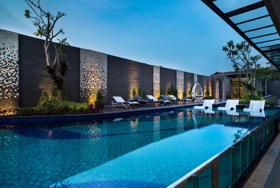 Property building, Swimming pool