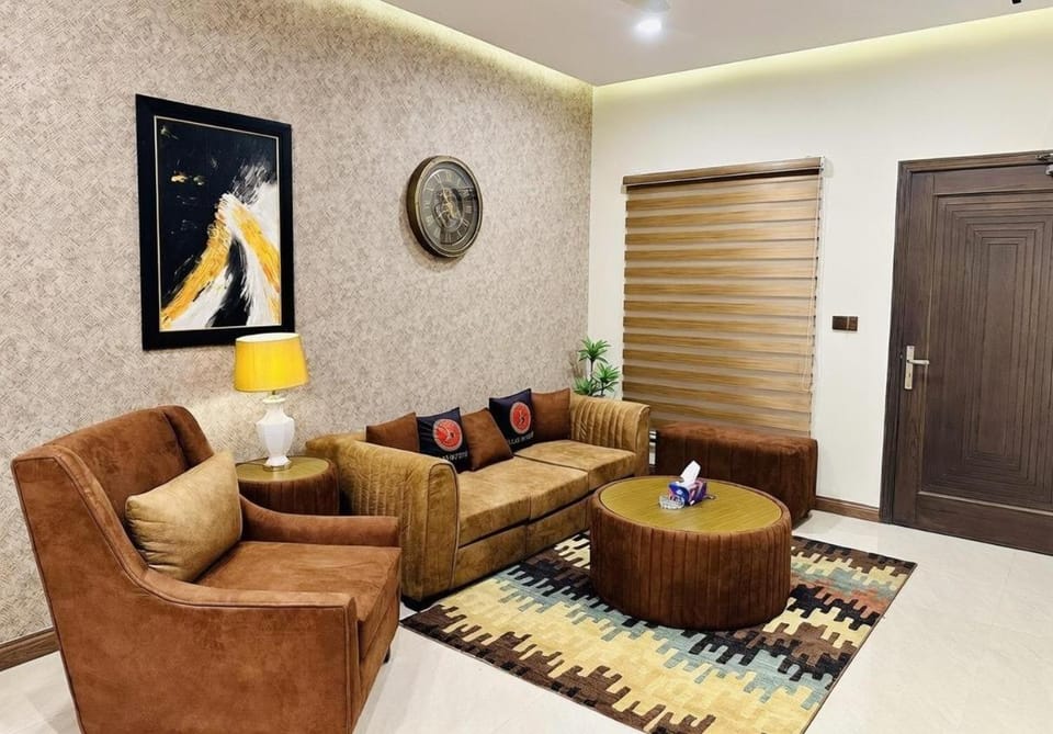 Zeta Retreat Rooftop Pool Food Court Mall Islamabad Apartment in Islamabad