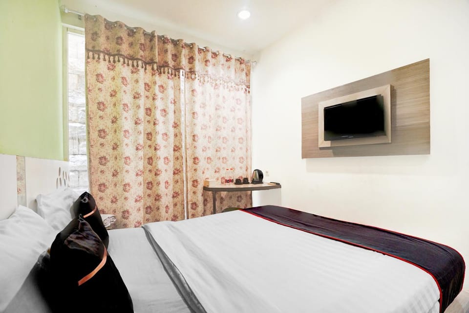 Bed, TV and multimedia