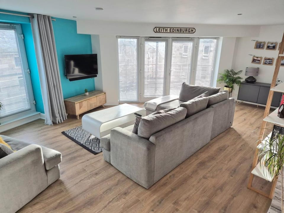 Spacious, sunny Leith apartment Apartment in Edinburgh