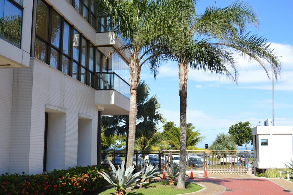 Property building, Facade/entrance, Garden