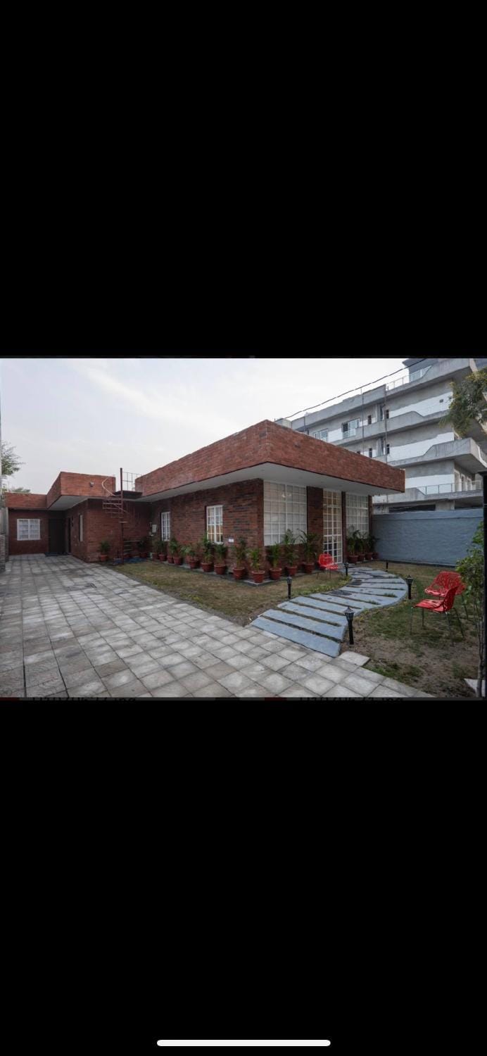 The carmine house-Private 4 BHk luxury retreat in sector 132, Noida Villa in Noida