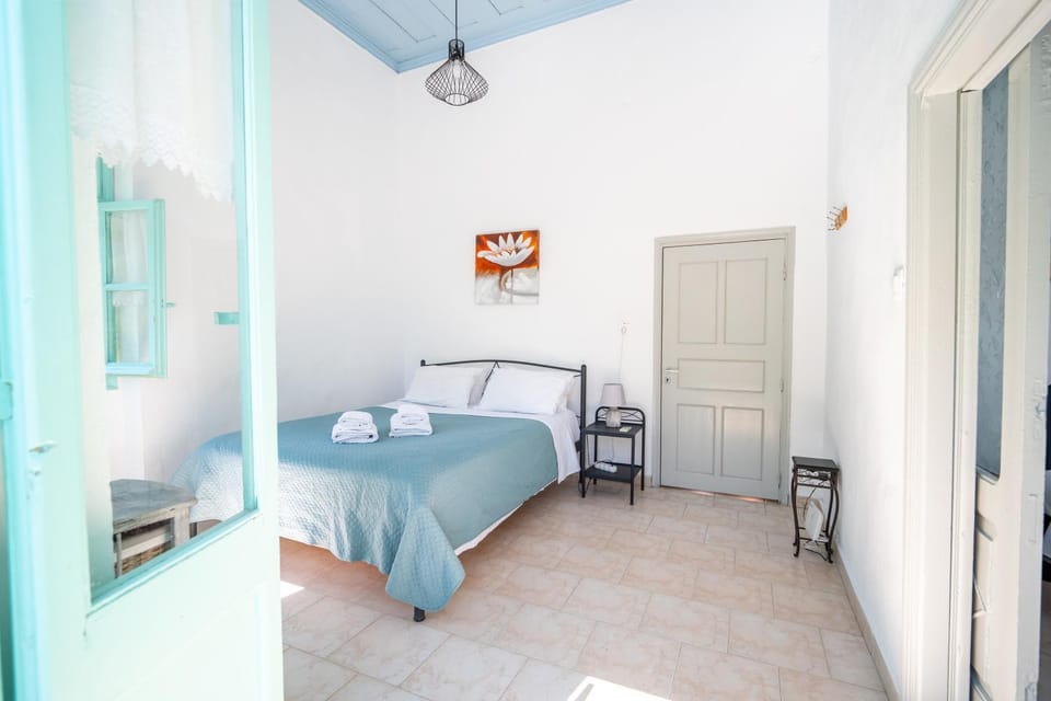 Bed, Photo of the whole room, Bedroom, towels, wardrobe