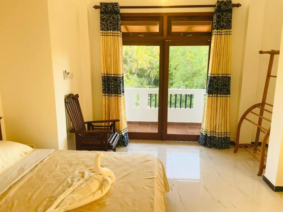 Serene Haven Villa Bed and Breakfast in Ahangama