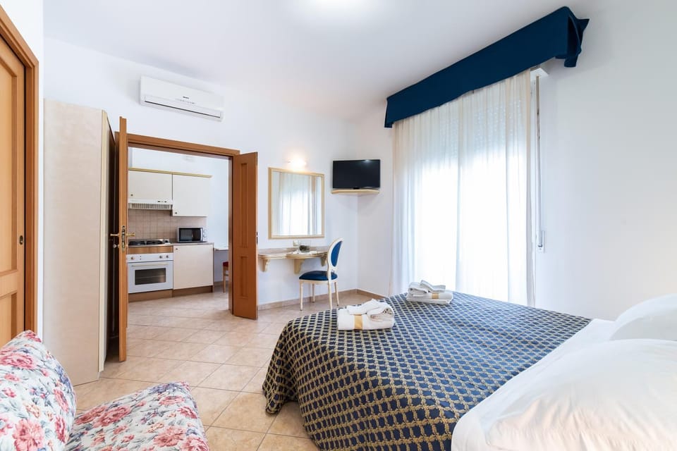 Kitchen or kitchenette, Photo of the whole room