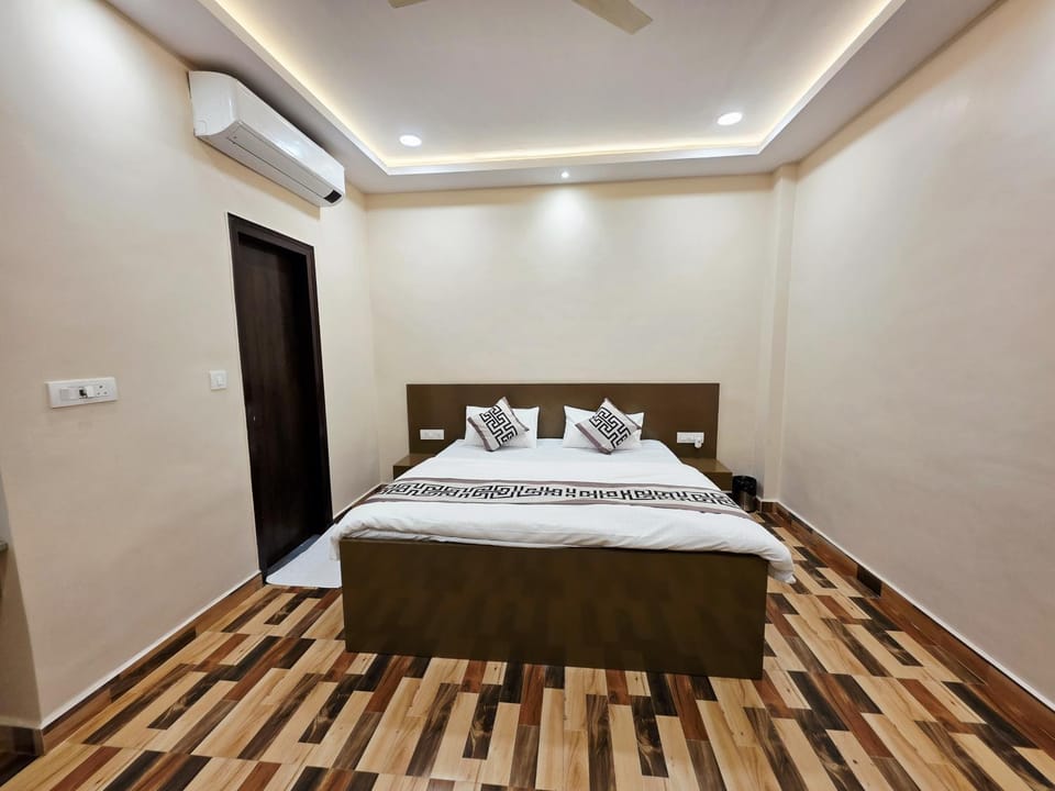 Bed, Bedroom, air conditioner