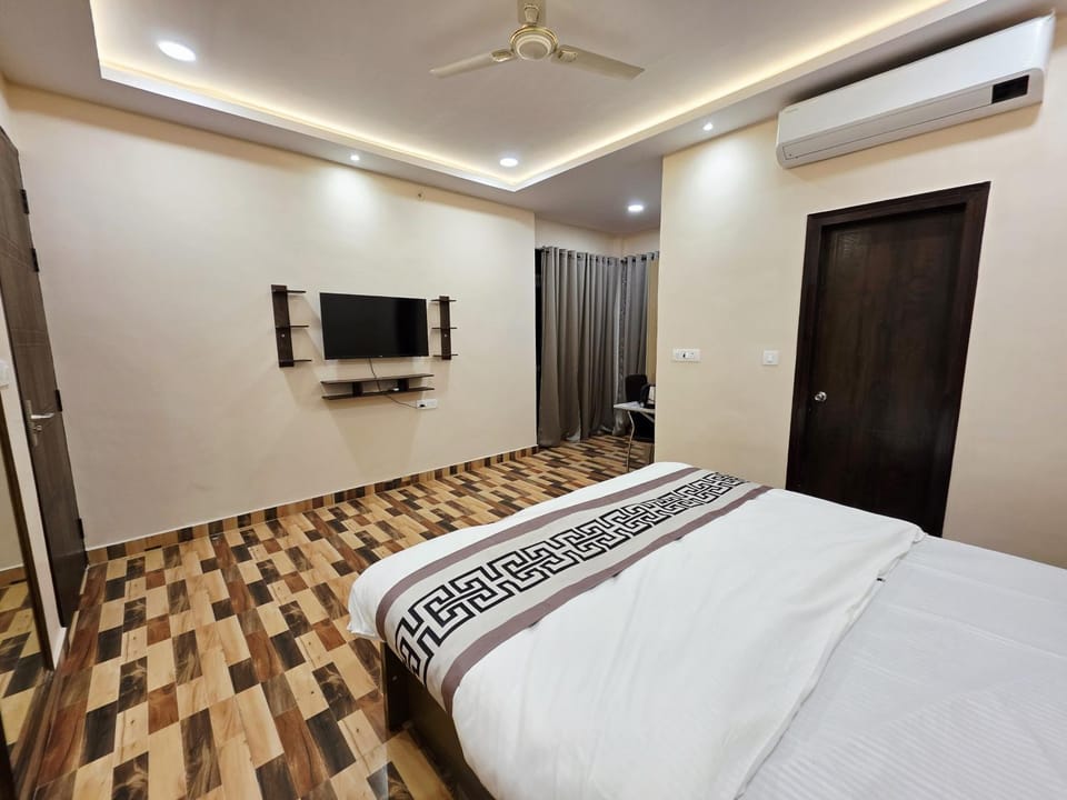 TV and multimedia, Bedroom, air conditioner