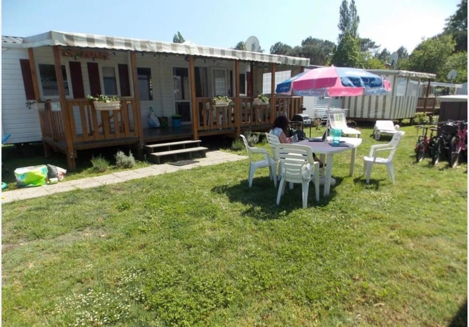 Le Coralys Campground/ 
RV Resort in Parentis-en-Born