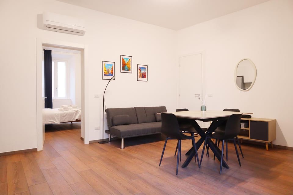 Living room, Photo of the whole room, Seating area, Dining area, Bedroom