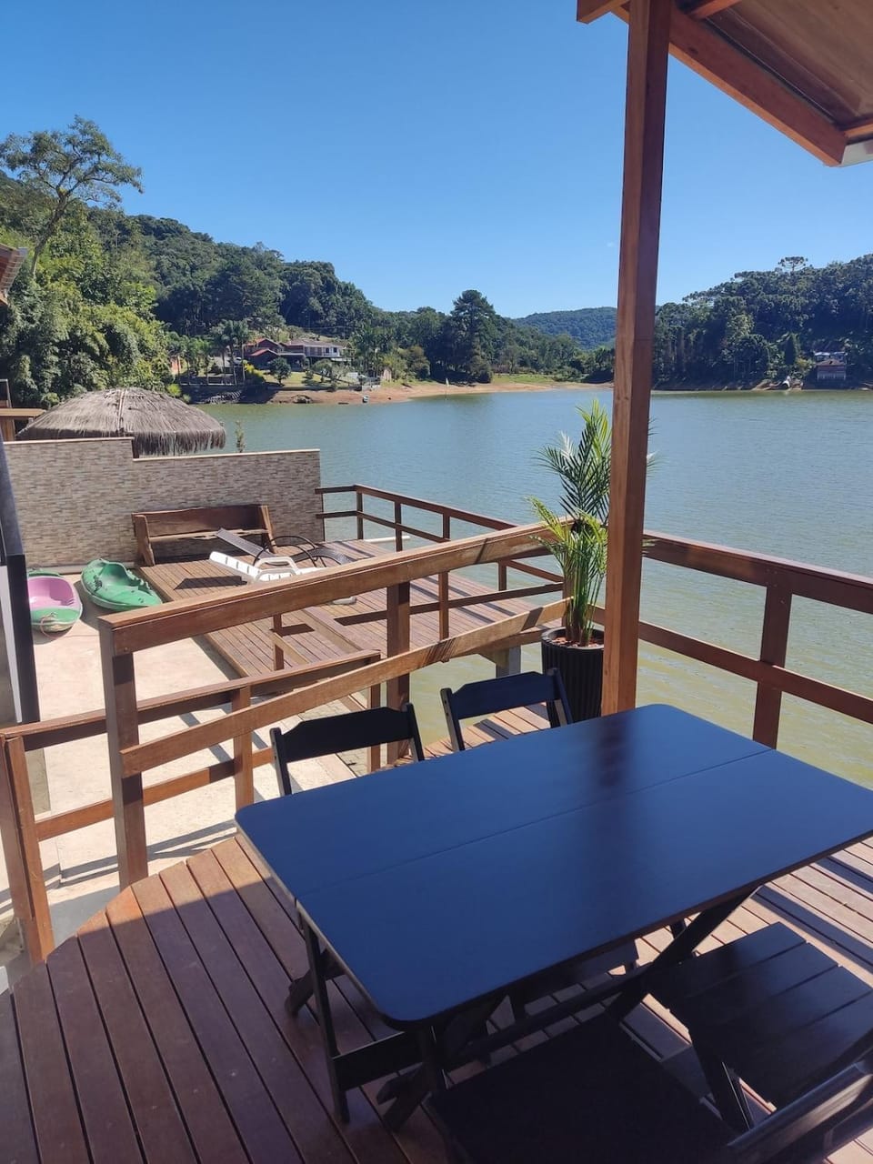 Casa na Margem da Represa em Rio dos Cedros House in State of Santa Catarina