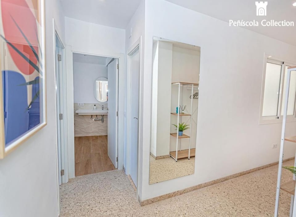 Sea-Castle View 2BR Flat - AC, Wi-Fi, Parking Apartment in Peniscola