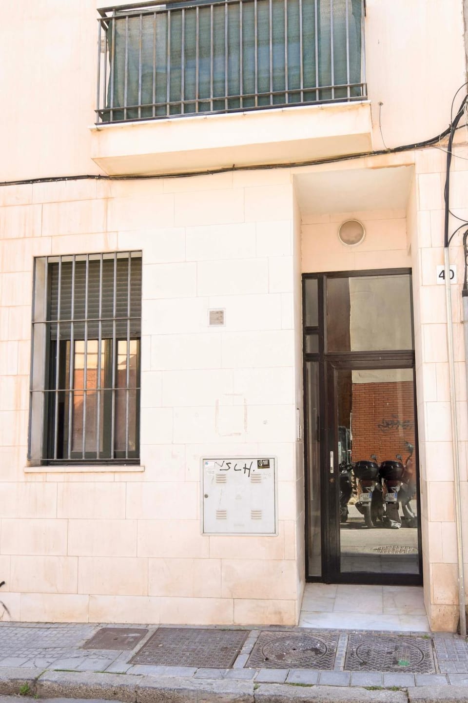 Facade/entrance