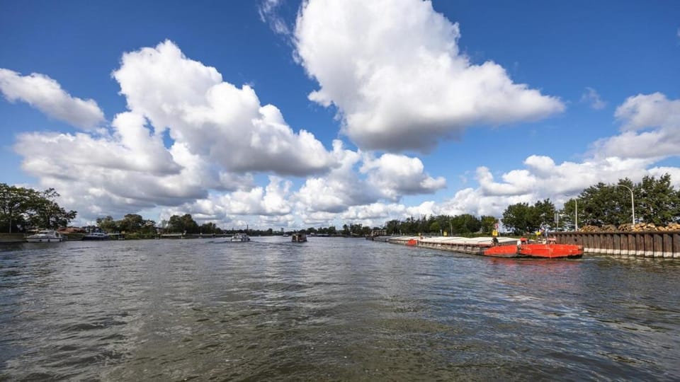 Hausboot Havelrobbe Docked boat in Brandenburg
