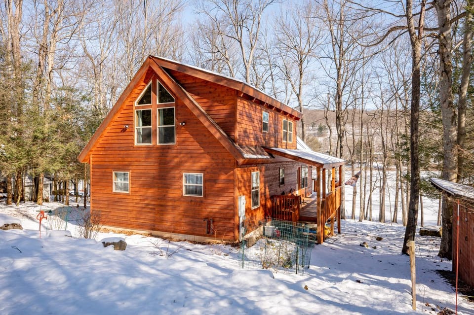 Maplewood Cottage House in McHenry