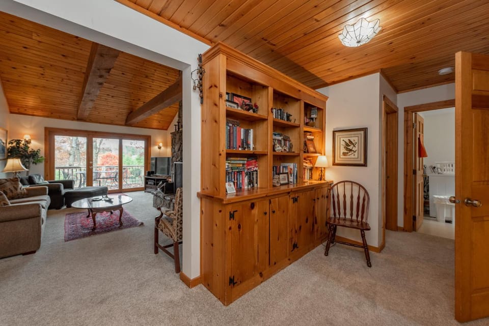 Meadow Lake View House in Deep Creek Lake