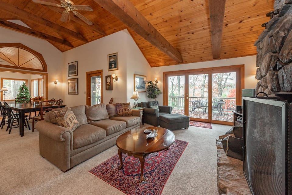 Meadow Lake View House in Deep Creek Lake