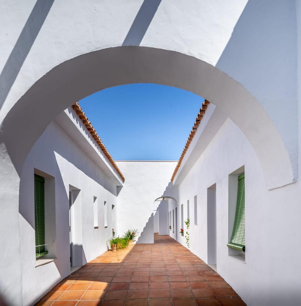 Off site, Inner courtyard view