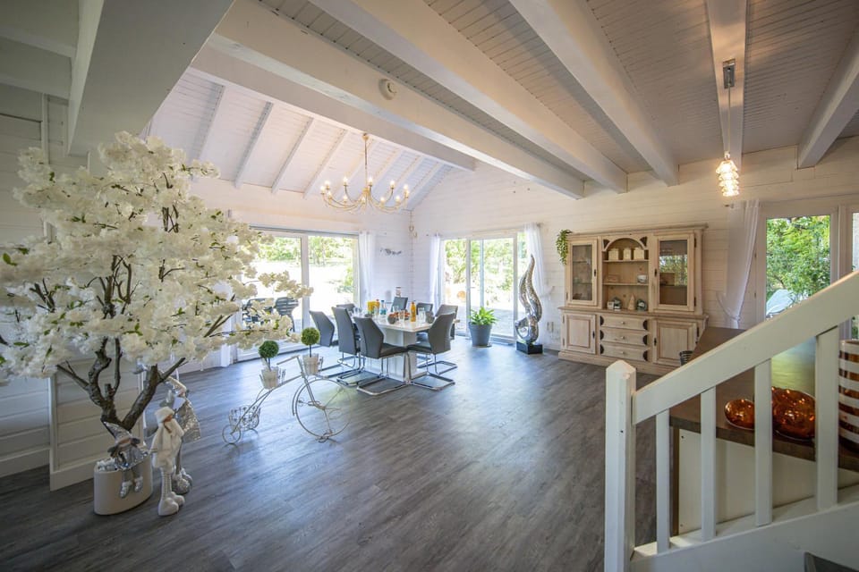 Balcony/Terrace, Garden view, Breakfast, Lunch, Dinner, Dinner, pet friendly