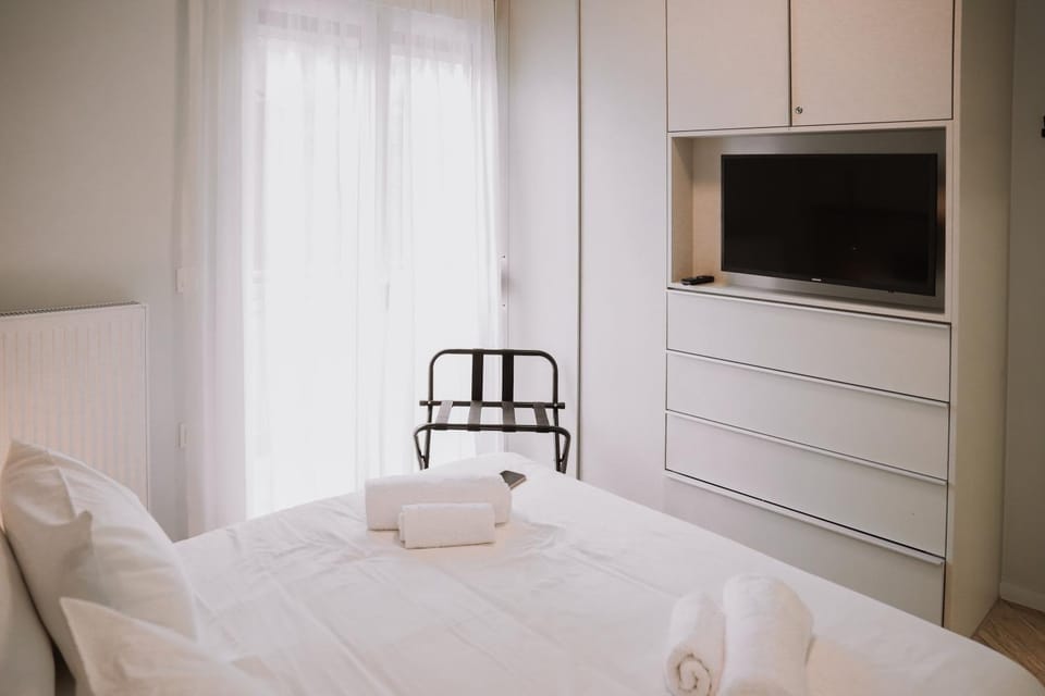 Modern 2 BR 2 BA near Acropolis and Plaka Apartment in Athens
