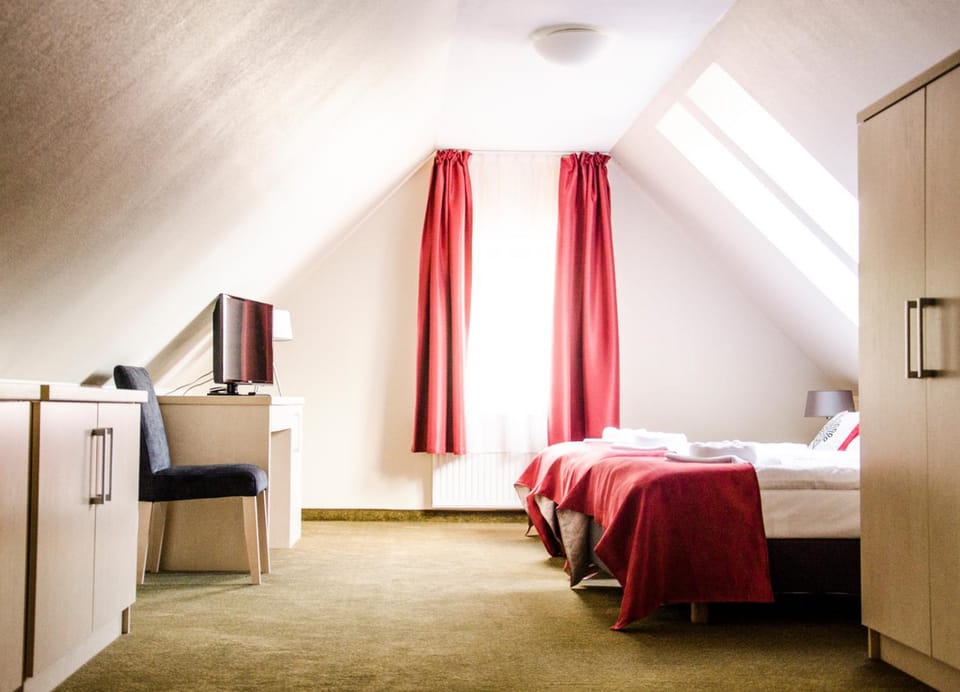 Bed, Photo of the whole room, Mountain view
