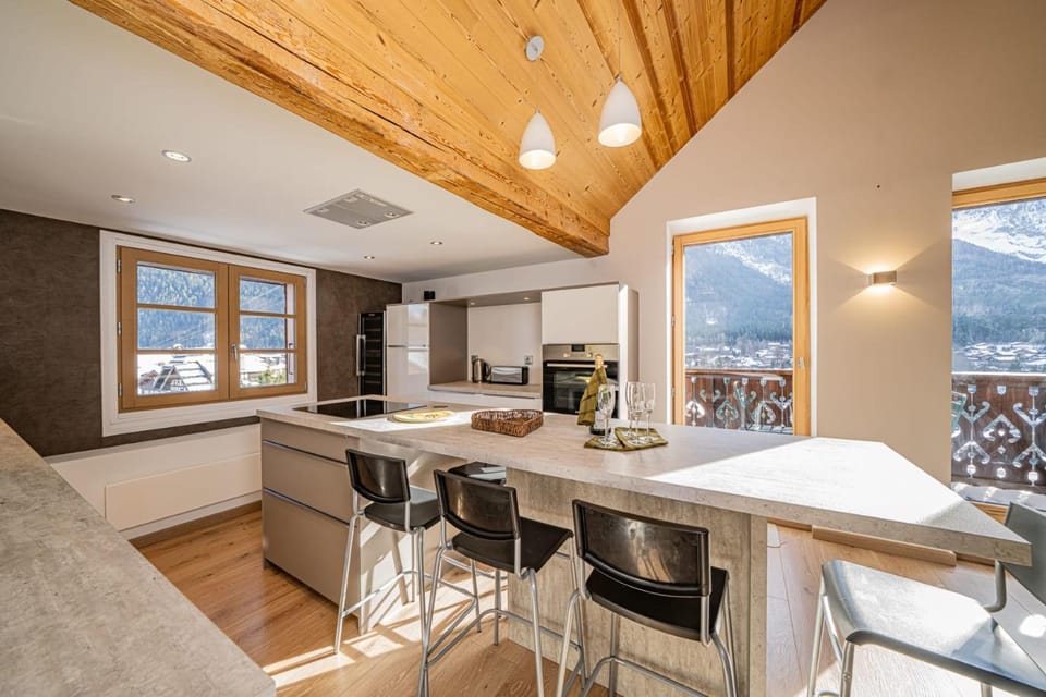 Toits des Pècles Stunning views walkable location parkinggarage Apartment in Chamonix