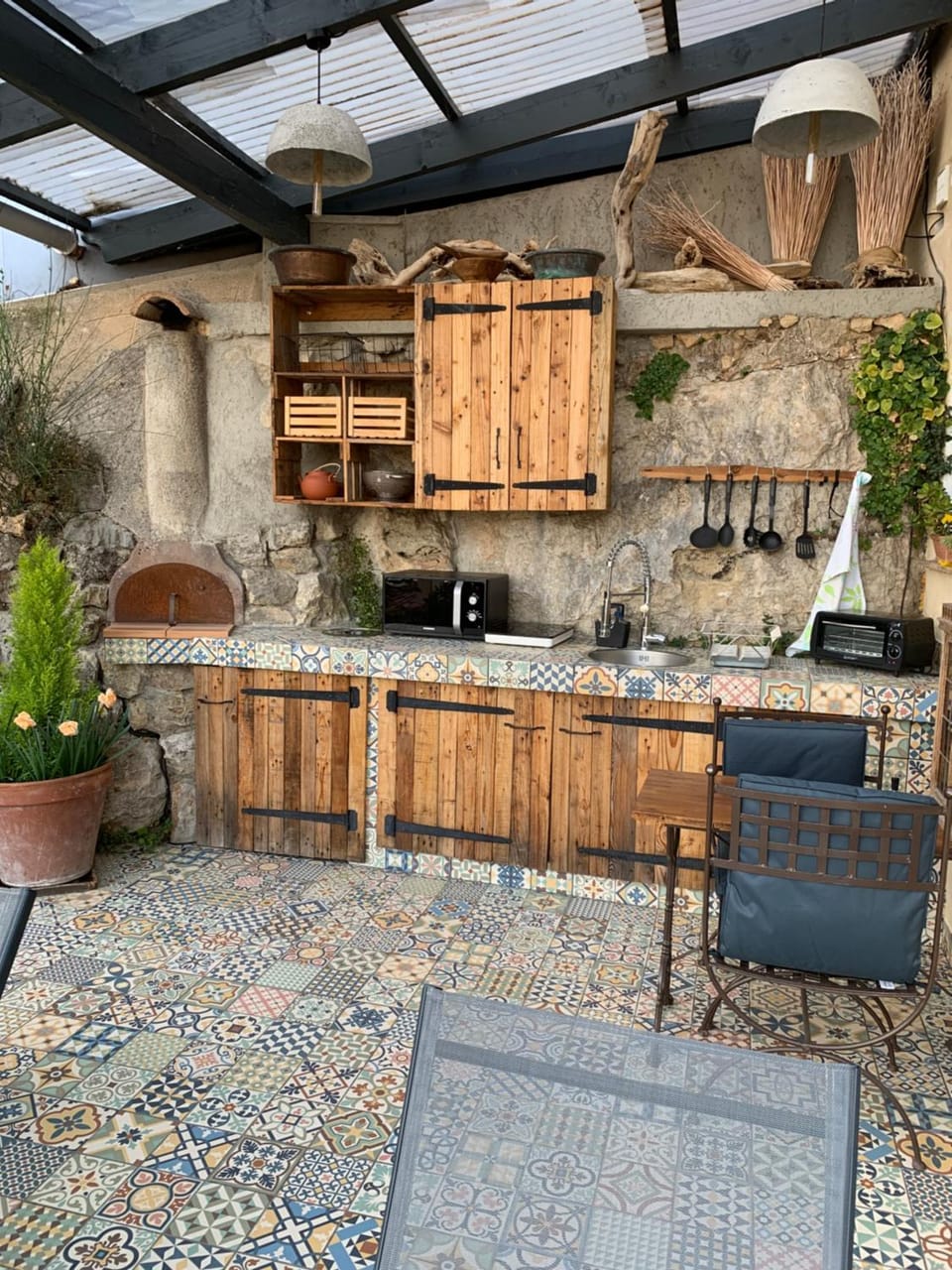 Kitchen or kitchenette