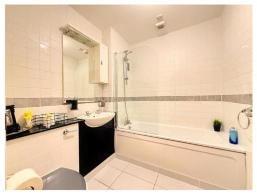 Shower, Bathroom, Bath, towels