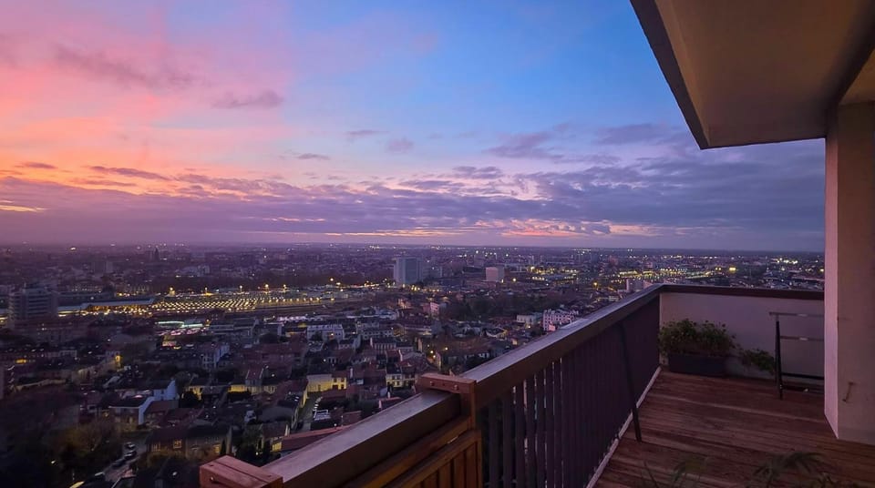 Balcony/Terrace, City view, Sunset