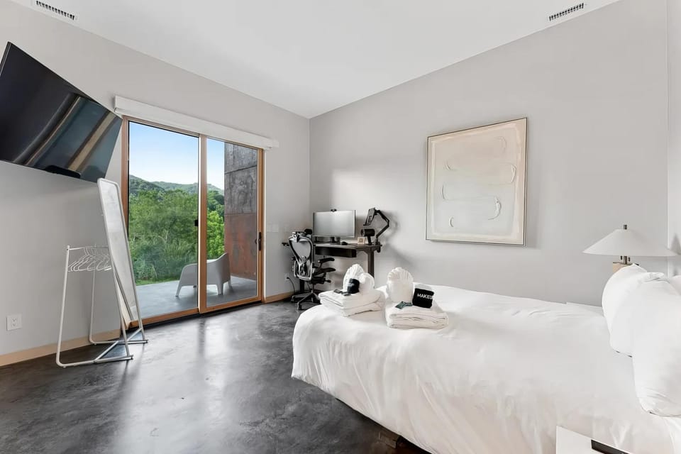 Asheville Meadows - Pool, Hot Tub & Forest Views House in Swannanoa