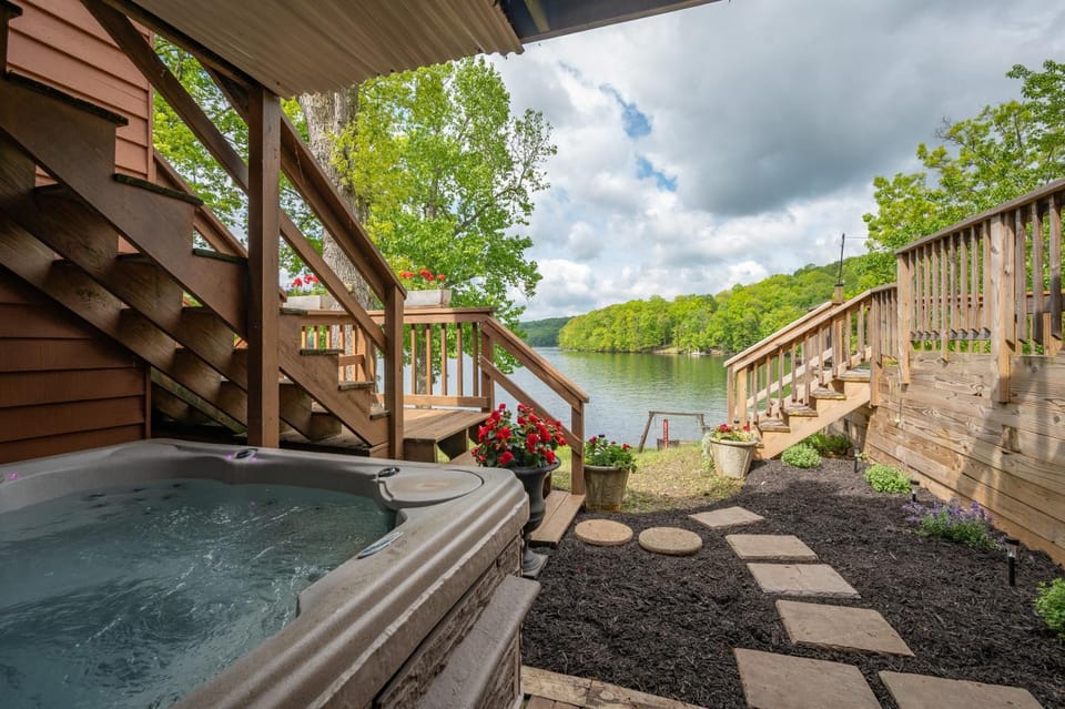 Miss Bee Haven House in Deep Creek Lake