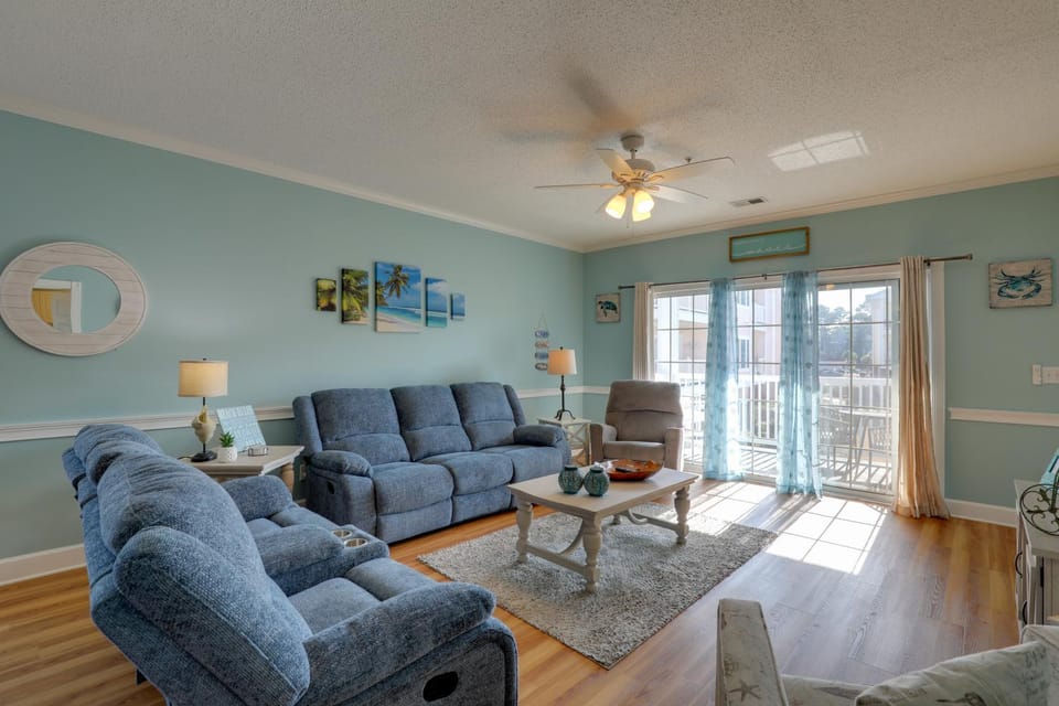 Less Than 5 Mi to Private Beach Access! Myrtle Beach Condo Apartment in Carolina Forest