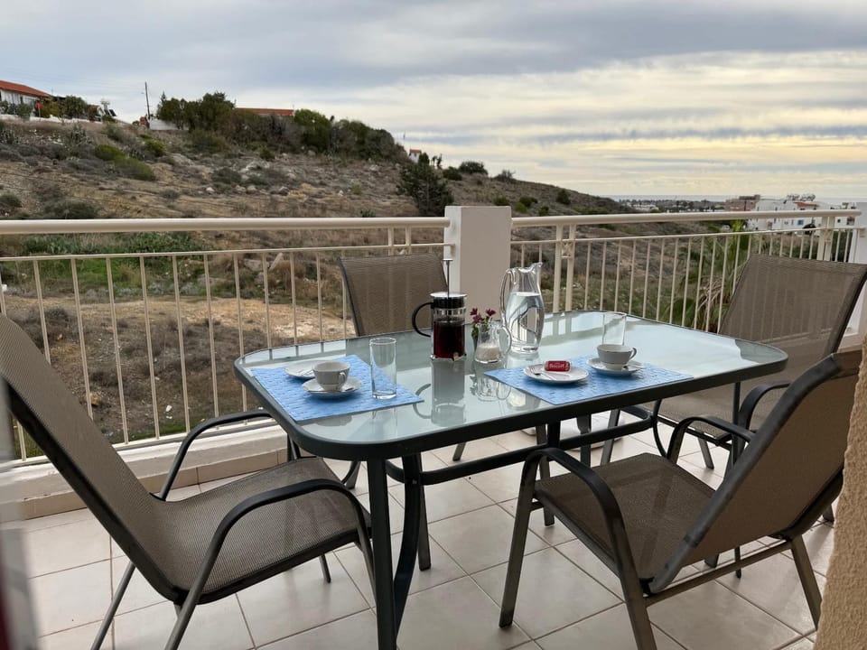 Patio, View (from property/room), Balcony/Terrace, Dining area, Sea view
