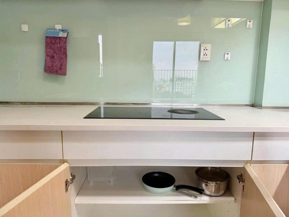 Kitchen or kitchenette, stove, stove, towels, kitchen, kitchen