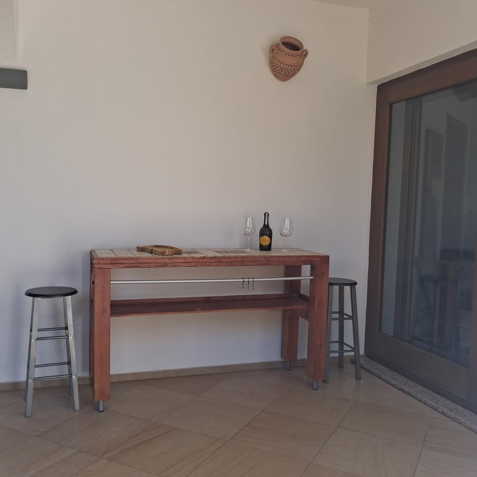 Balcony/Terrace, Food and drinks, Dining area