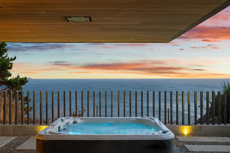 Natural landscape, Hot Tub, Balcony/Terrace, Sea view