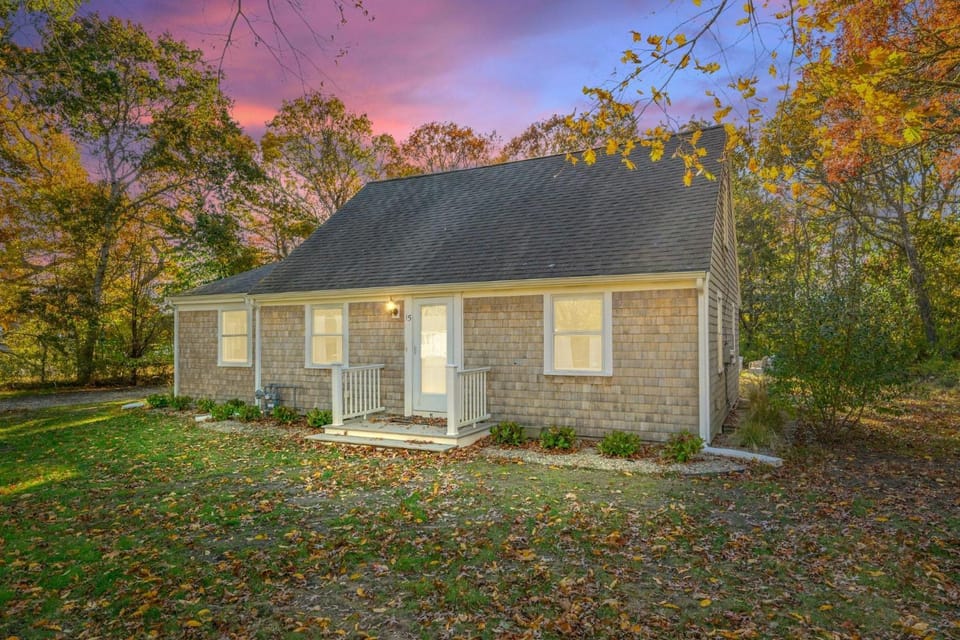 Cape Cod Dog-Friendly Escape Close to the Beach House in West Dennis